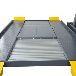Storage wave panels spanning the center of the lift platform