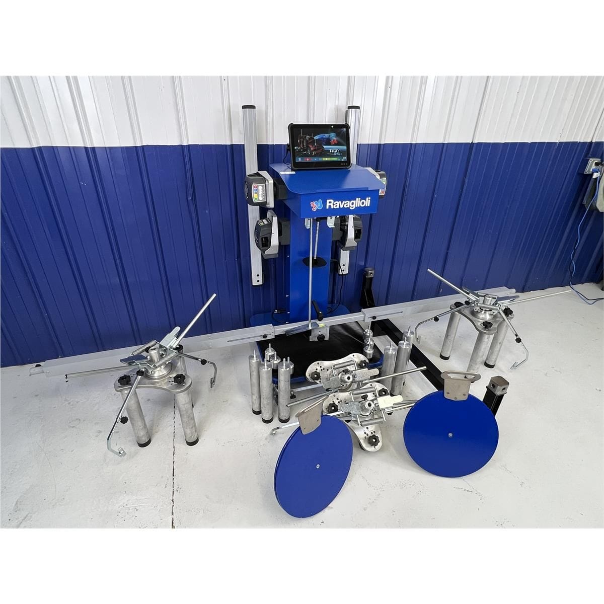 Atlas TD6000CNA Spirit aligner overhead three-quarter view showing complete kit configuration
