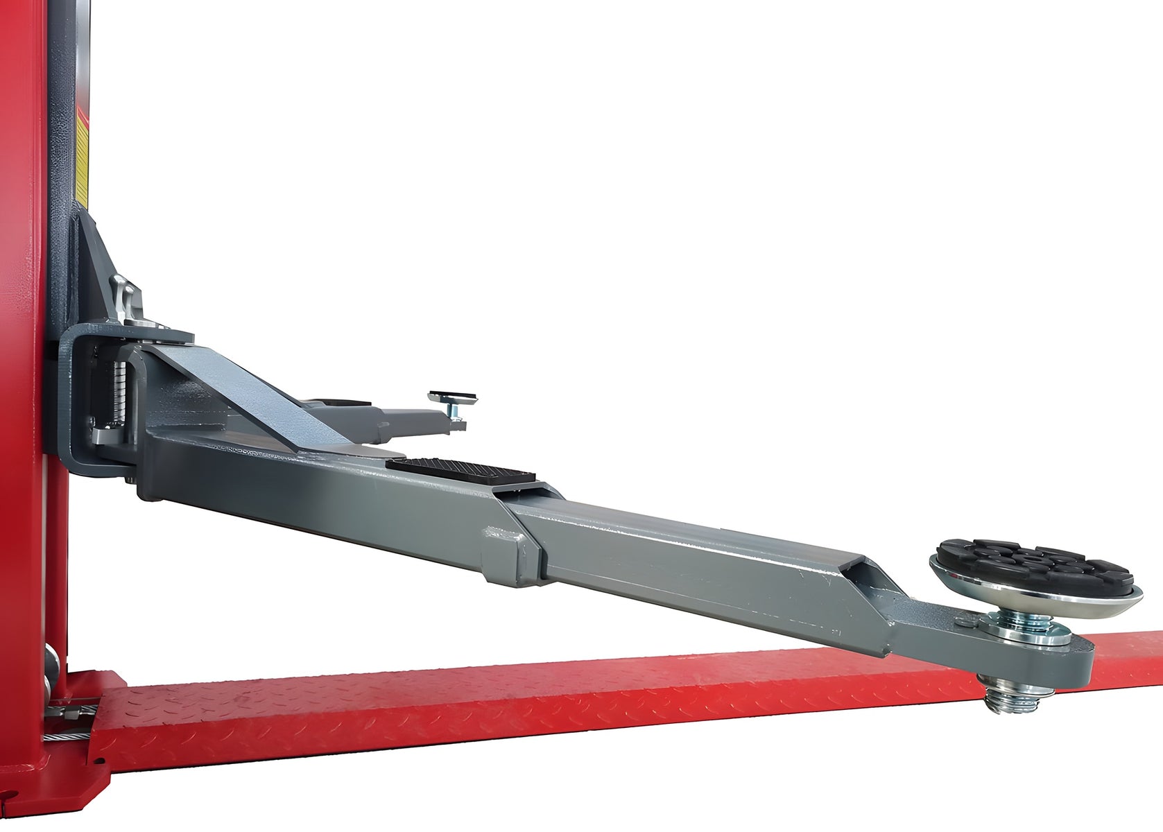Extended symmetric lift arm with screw-up rubber pad over the red floor plate