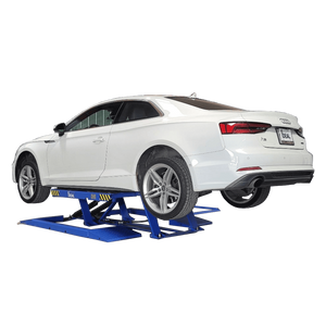 iDeal LR-10K-TLPAD raising a sport car, demonstrating low-clearance drive-on approach