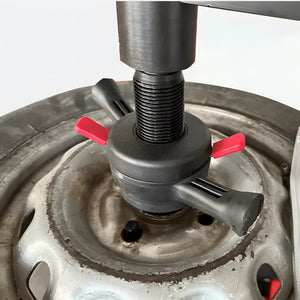 Quick-release locking collar clamping a wheel on the threaded spindle